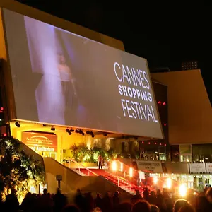 Proche Et Gare , Cannes France